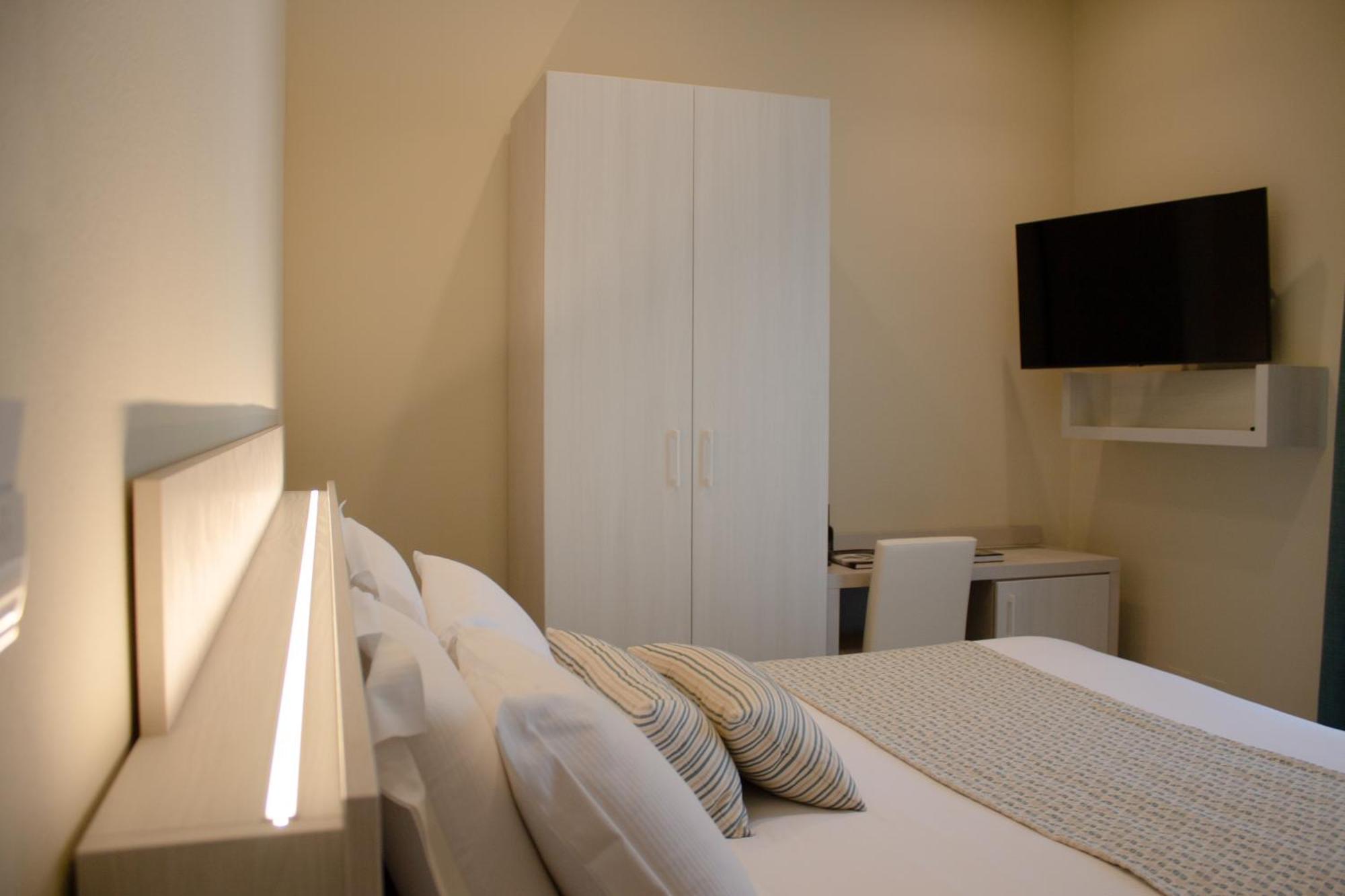 Doride Suites Boutique Hotel Marina Di Carrara Exterior photo