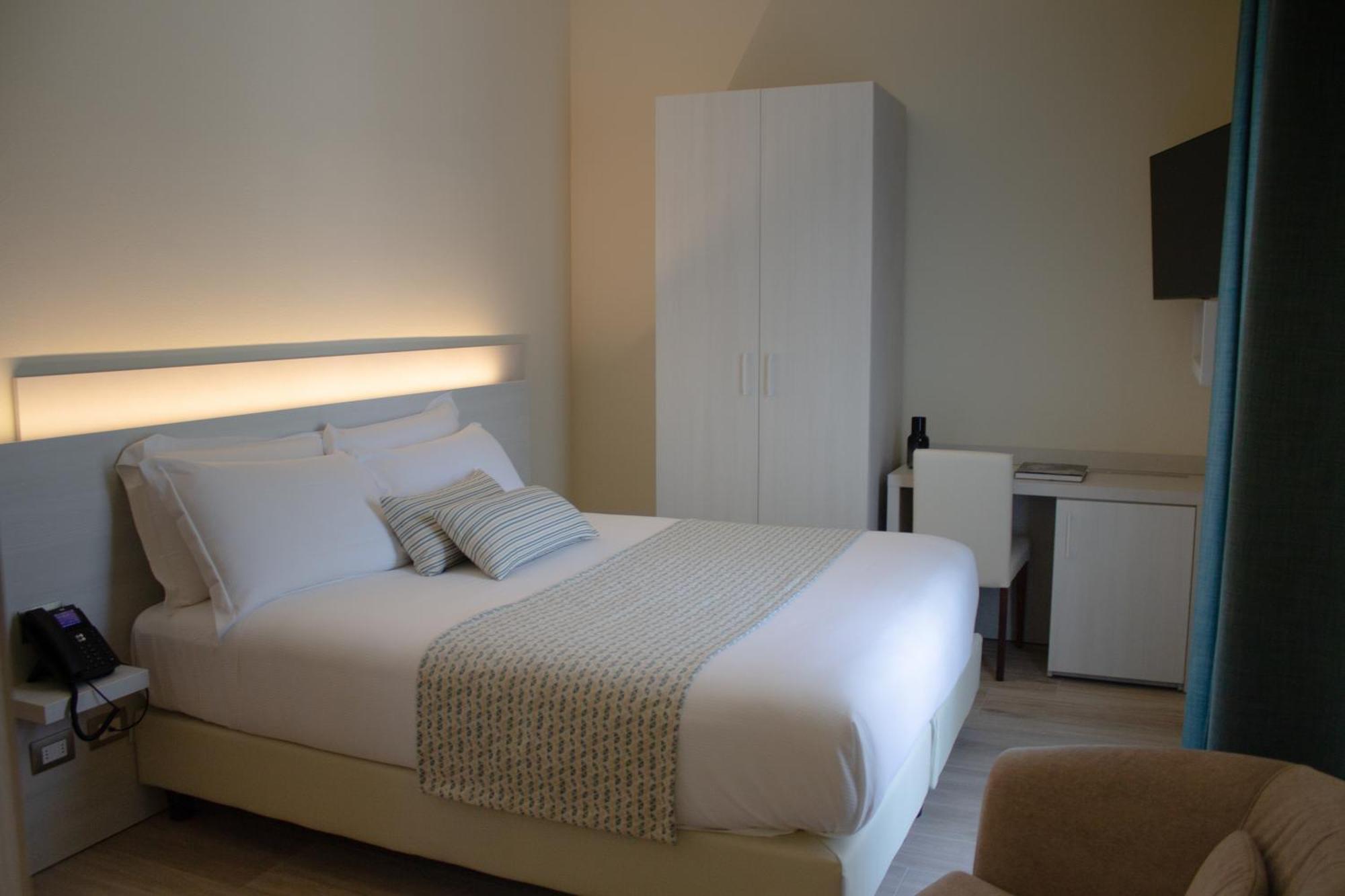 Doride Suites Boutique Hotel Marina Di Carrara Exterior photo
