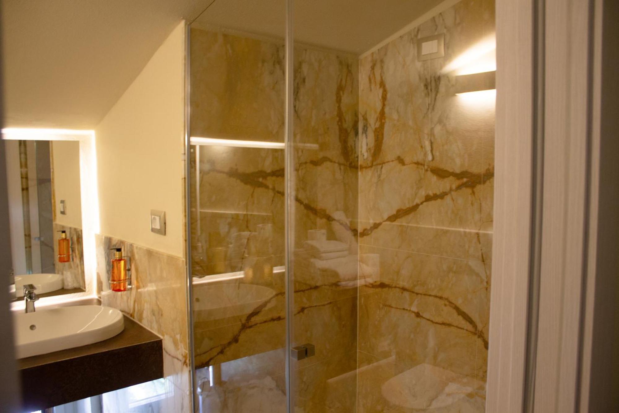 Doride Suites Boutique Hotel Marina Di Carrara Exterior photo